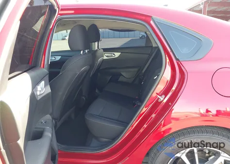 2024 Kia Forte Lxs z USA, uszkodzony, nr VIN 3KPF24ADXRE805599